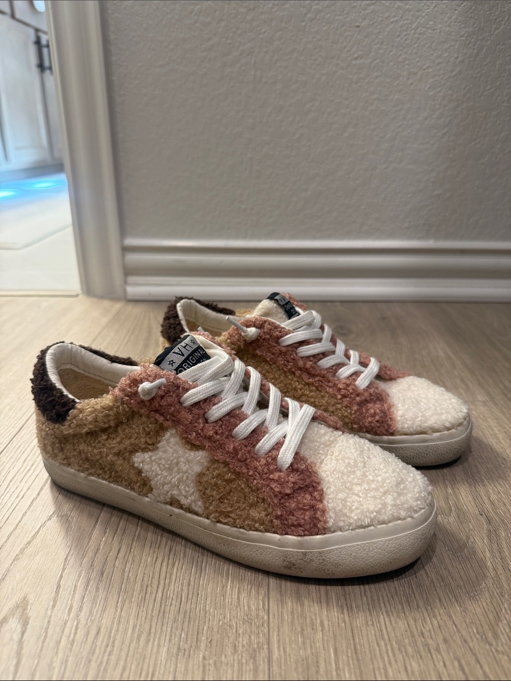 Vintage Havana Sherpa Star Sneakers - White, Pink & Tan